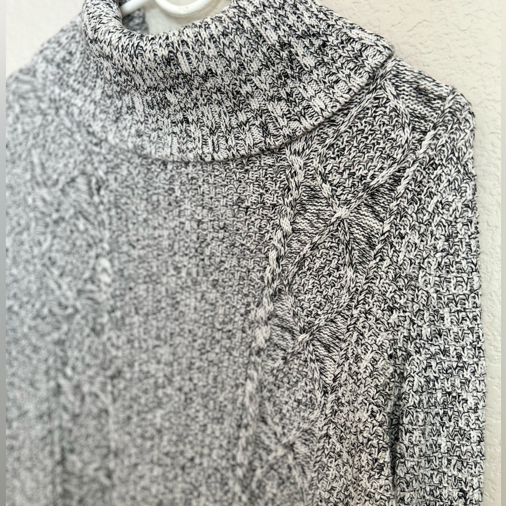 GAP Cable Knit Turtleneck Sweater Gray S Distressed Chunky Oversized Knit Cozy - Picture 3 of 5